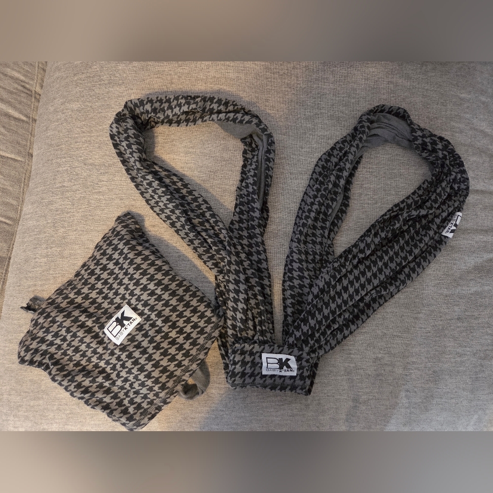 Baby K’tan Wrap/Sling, Size Medium, Color Houndstooth Black & Gray